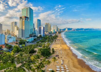 Diving into the Beauty of Vietnam: A Detailed Exploration and Comprehensive Guide of Nha Trang Beach for Japanese Travelers
