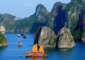 Top Attractions in Hanoi: A Comprehensive Traveler’s Guide to Must-Visit Places